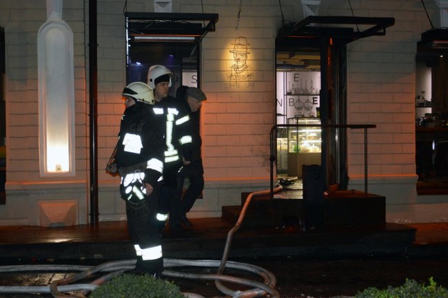 Невідомі підпалили кавярню в Дніпрі: дві жінки зазнали опіків 01