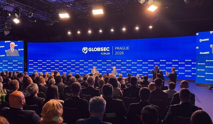 Україна вчить Європу швидкості війни: представники "Сталевого фронту" Ахметова виступили на GLOBSEC Defence Forum у Празі
