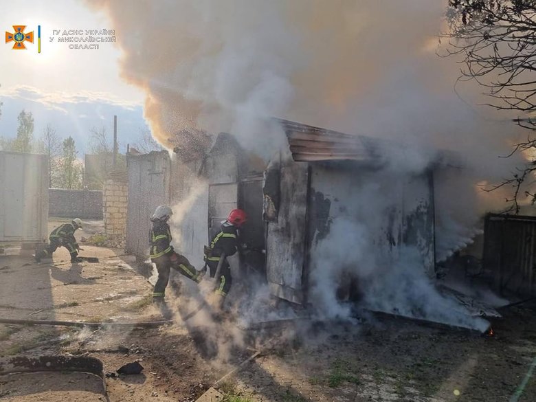Російські окупанти ввечері знову обстрілювали Миколаїв 01