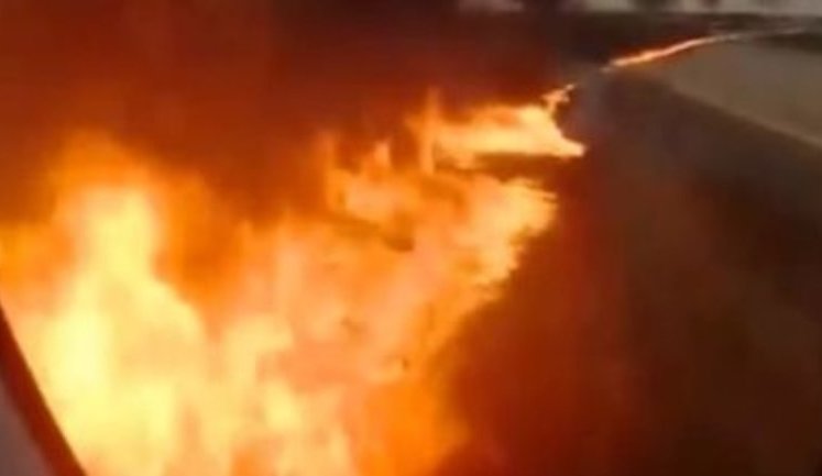 "Горимо, горимо!": З'явилося відео початку пожежі на борту Superjet у "Шереметьєво", зняте з ілюмінатора. ВIДЕО