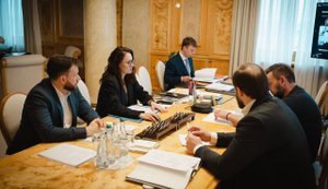 Кабмін планує купити 1000 сільських будинків для переселенців