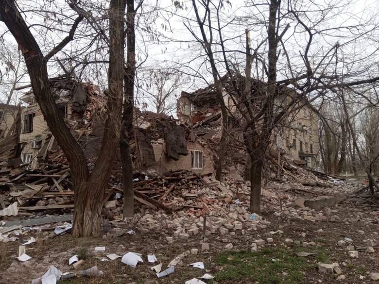 Російські окупанти завдали ракетного удару по Авдіївці, пошкодили адмінбудівлю та інфраструктурний об’єкт, - ОП 01