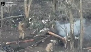 Піхотинці 33-ї ОМБр закинули гранати і термобаричні боєприпаси в бліндаж окупантів на Харківщині. ВIДЕО