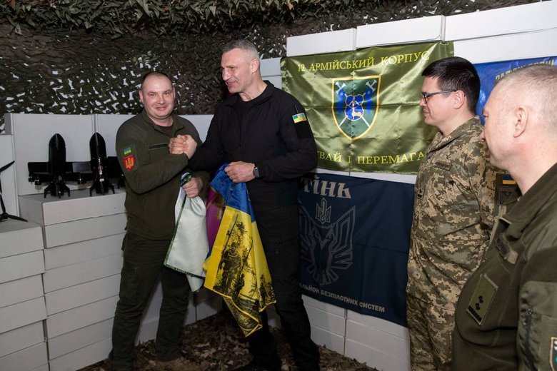 Кличко передал 3000 беспилотников