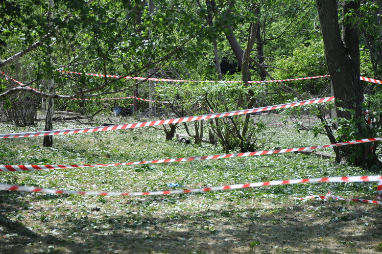 Consequences of shelling in Desnyansky district of Kyiv 35