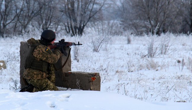 British instructors train 72nd Brigade soldiers under Orbital program 12