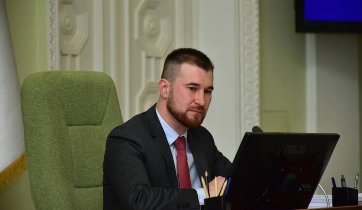 И.о. мэра Чернигова Ломако сообщил, что СБУ проводит обыски у него дома