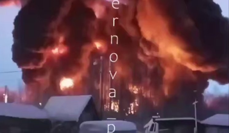 Дроны атаковали российский Рыбинск: горят резервуары с топливом. ВИДЕО