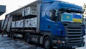 Казахстан передав Україні 41 генератор. ФОТОрепортаж