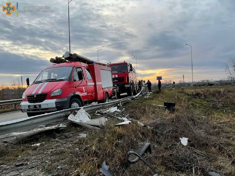 Автоцистерна з аміаком перекинулася поблизу Вінниці, - ДСНС 01