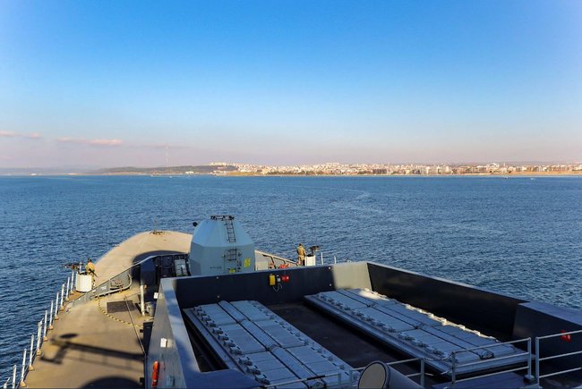 Эсминец ВМС Великобритании Duncan вошел в Черное море 01 Эсминец ВМС Великобритании Duncan вошел в Черное море 01