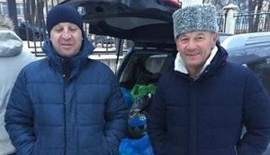 Кримськотатарські активісти привезли передачі захопленим українським морякам у СІЗО Москви, - Джелялов. ВІДЕО+ФОТО