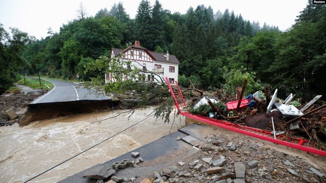 Германию затопило: 42 человека погибли, около 70 пропали без вести 11