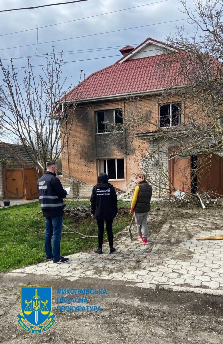 Последствия массированного обстрела Очакова: повреждены дома, газо- и электросети 02