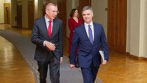 Латвия предложила реабилитацию освобожденным из российского плена морякам, - Пристайко