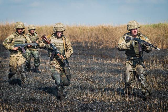 армия учения военные пехота военнослужащие черные воины морская воин береты