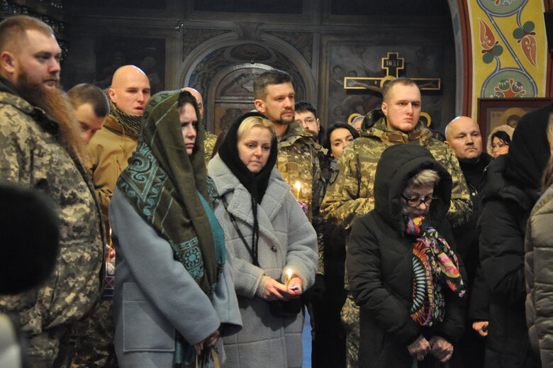 Зі столичним екскурсоводом та воїном Сергієм Мироновим, який загинув у бою з окупантами, попрощалися у Києві 51