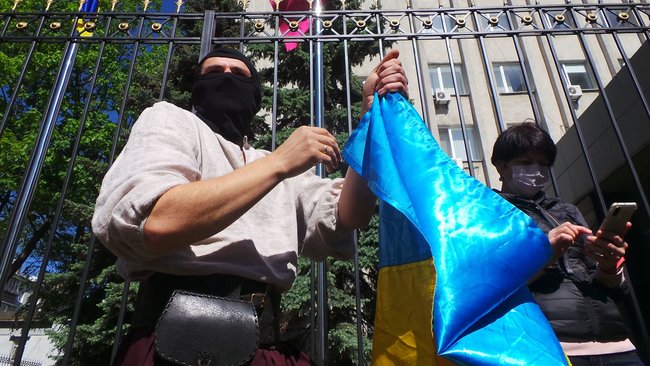 Стерненко после проведения следственных действий: Лучше прийти в СБУ, чем лечь в могилу. Я действовал в рамках закона 11