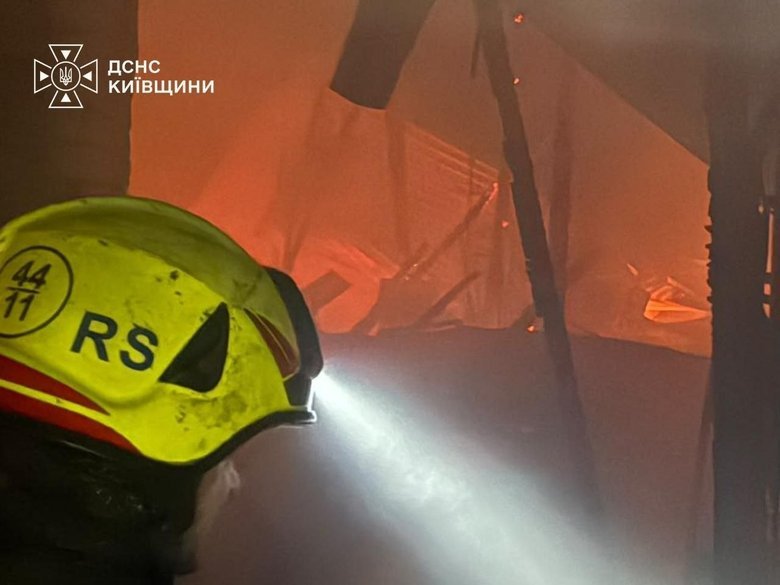 Київщина: рятувальники ліквідували наслідки ворожих атак