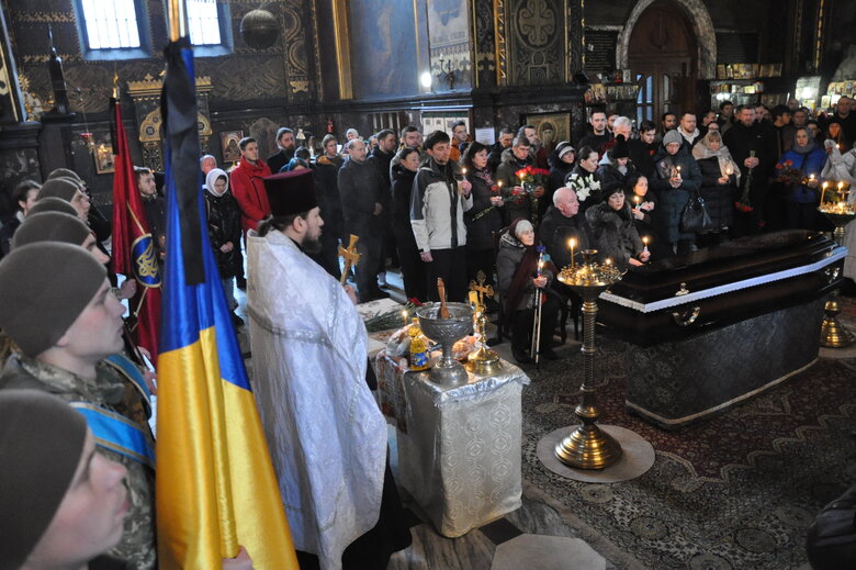 Із українським захисником та одним із розробників гри S.T.A.L.K.E.R Володимиром Єжовим, який загинув у боях під Бахмутом, попрощалися в Києві 40