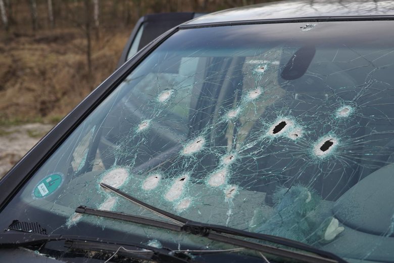 Many civilian cars and bodies of civilians shot by Russian occupiers in forests near Kyiv 02