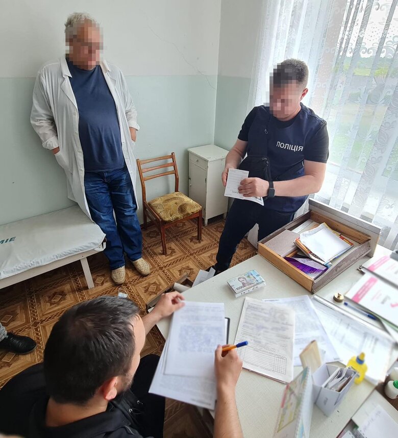 Член ВЛК на Кіровоградщині затриманий на хабарі 40 тис. грн за визнання непридатності до військової служби 01