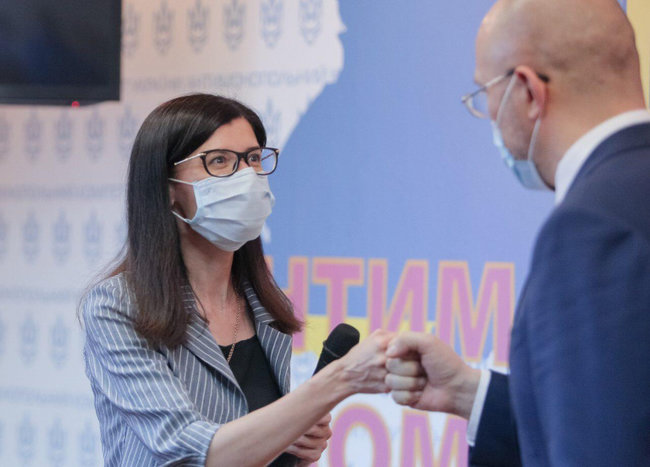 Шмыгаль представил коллективу новую главу Антимонопольного комитета Ольгу Пищанскую 01