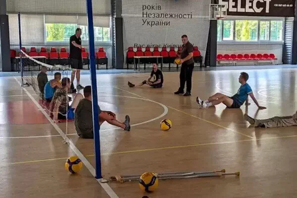 Волейбол сидячи для ветеранів