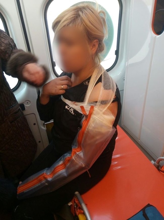Invaders launch attacks on Ukrainian troops near Marinka 02