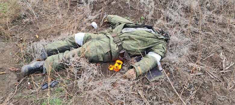 Russians abandoned bodies of dead Chechens during retreat from Kherson region 06 Russians abandoned bodies of dead Chechens during retreat from Kherson region 06
