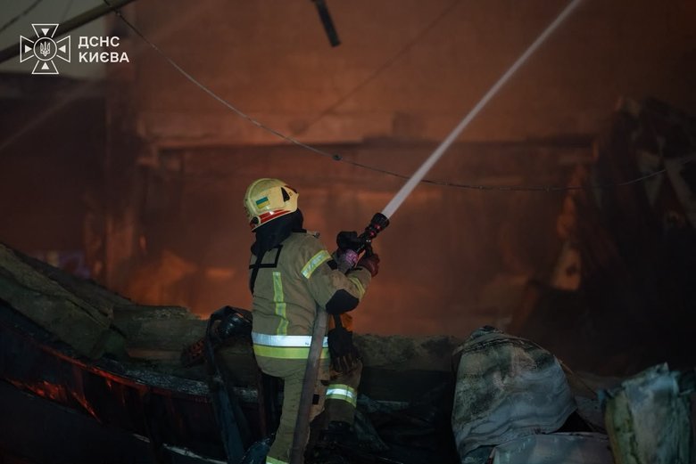 В результате российского обстрела Киева в ночь на 22 октября погиб один человек, ещё 22 получили ранения, среди них — четверо детей.