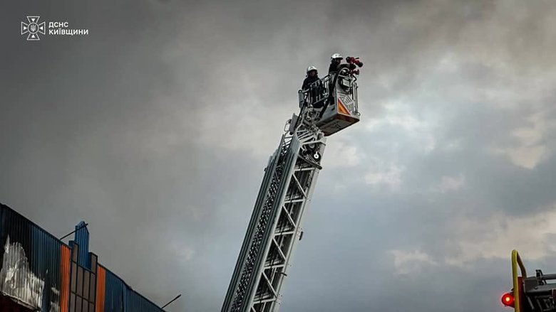 Удар по Київщині 5 серпня: ДСНС ліквідує наслідки