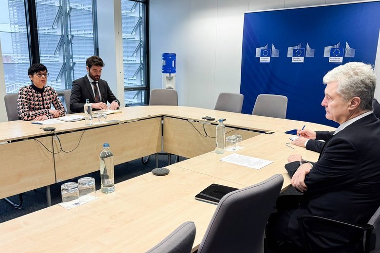 Порошенко зустрівся із єврокомісаркою Мартою Кос: що відомо?