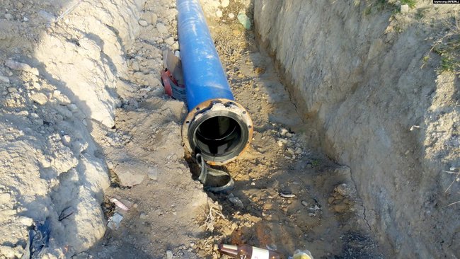 Оккупанты выкачали почти всю воду из Инкерманского карьера в Крыму 02