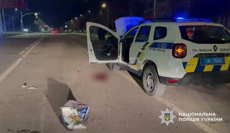 Shooting in Odesa: two patrol officers in critical condition. VIDEO