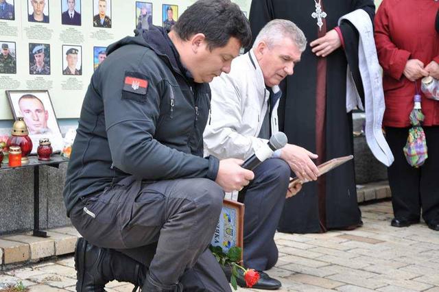 Ко Дню матери на Михайловской площади прошла панихида по погибшим в АТО 01