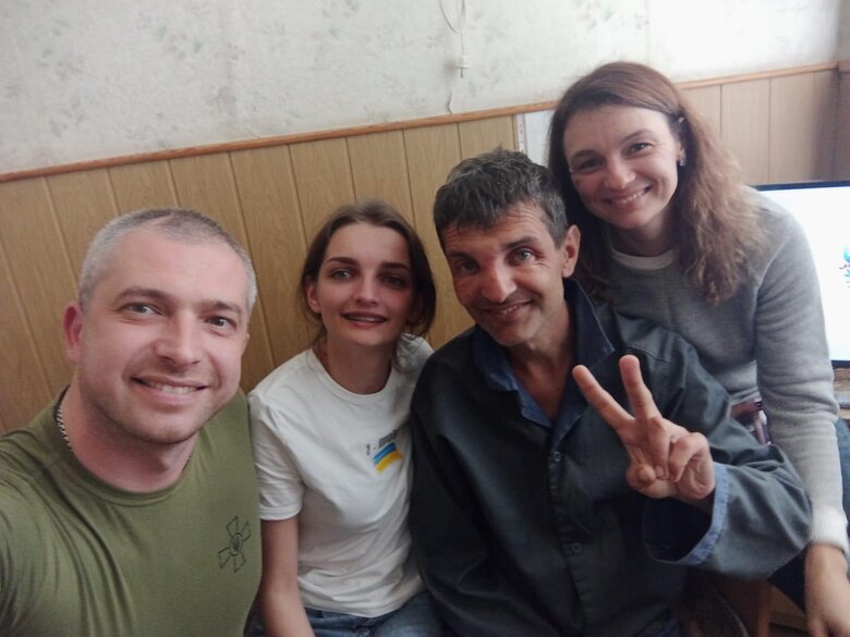 Морський піхотинець Михайло Діанов, позивний Мішаня: Азовсталь - то був жах. Рани мої гнили. Апарат з’їхав, кістки не тримав. Ми вже були в кільці, їли гнилі продукти 03