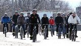 Молдавский премьер и американский посол пересели на велосипеды. ФОТО