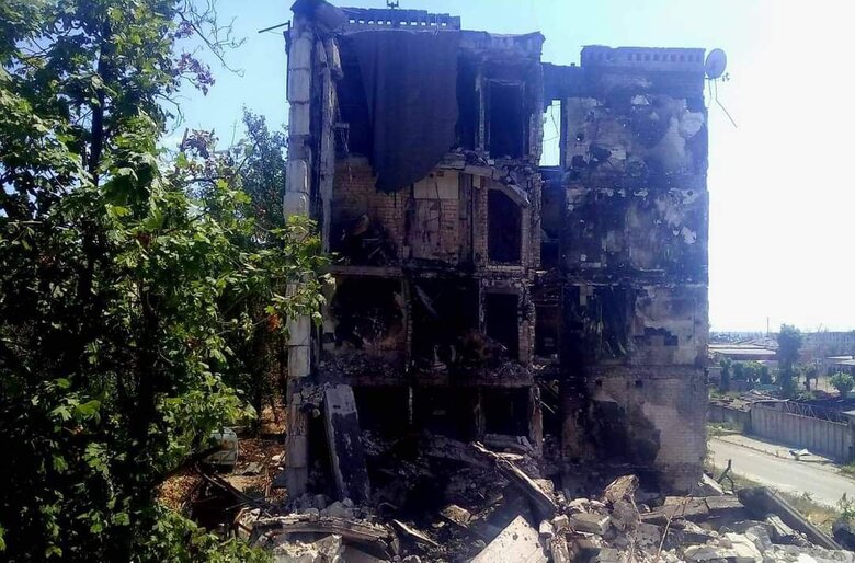 Росіяни закріплюються в районі Лисичанська, місто - у вогні, - Гайдай 08