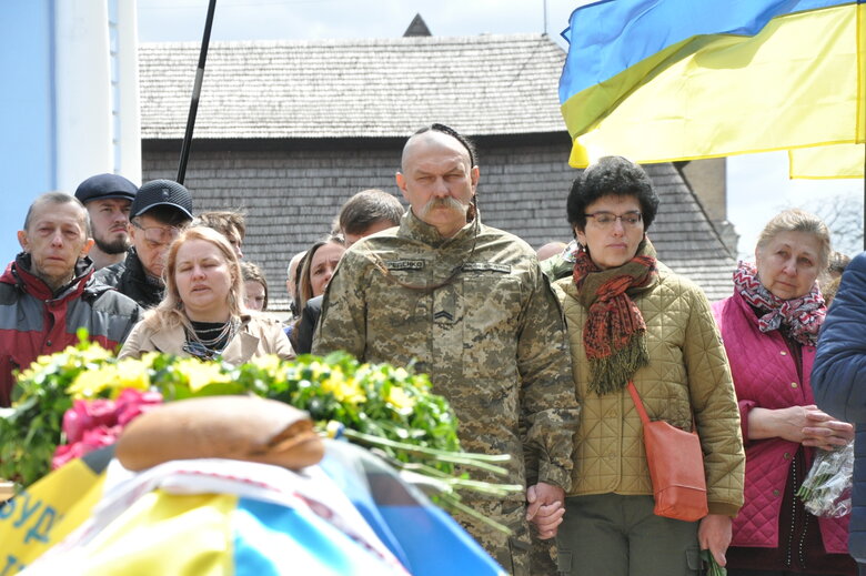 С 21-летним воином Данилом Денисевичем, позывной Дозор, попрощались в Киеве 15