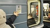 Московское метро обклеили антифашистскими листовками. ФОТОрепортаж