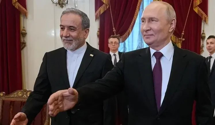 Путин сказал главе МИД Ирана Арагчи, что РФ "будет делать все возможное" для мира на Ближнем Востоке