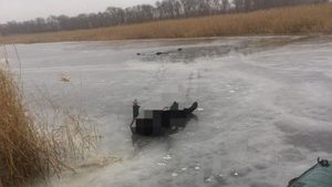 Двоє рибалок провалилися під лід і загинули на Дніпропетровщині
