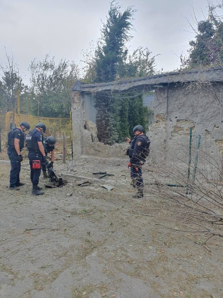 Наслідки ворожих обстрілів Херсону 01
