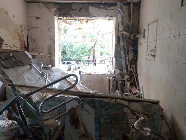Взрыв в жилом доме Киева: спасатели продолжают работы по разбору завалов 08