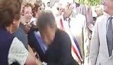 Нападение на французского президента Саркози: охрана скрутила хулигана. ВИДЕО.