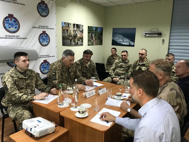 Командование ООС провело встречу со шведскими военными 01