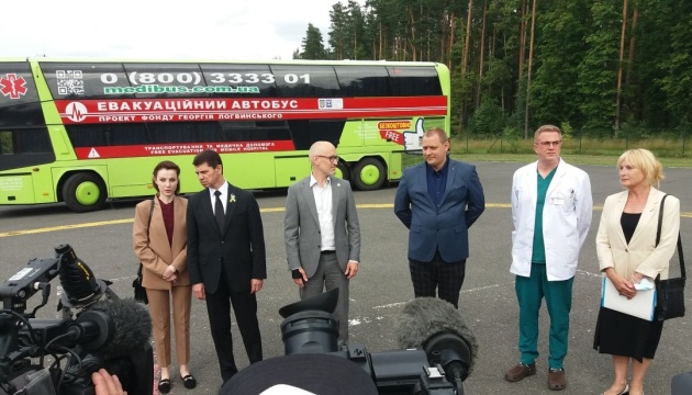 В Латвию на лечение прибыла первая группа раненых из Украины 01