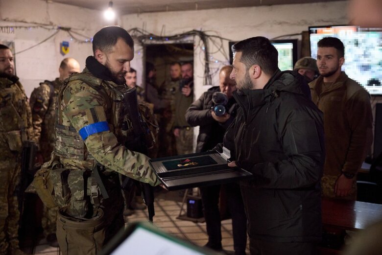 Zelenskyy visited positions of 110th Separate Mechanized Brigade in Avdiivka and awarded military 02