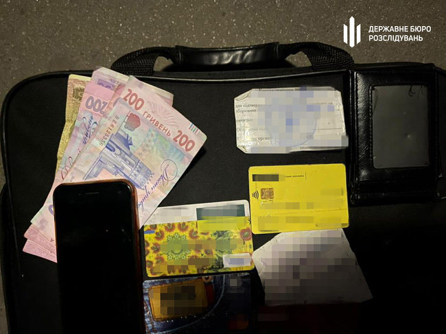 Офіцера поліції затримано в Харкові під час продажу наркотиків, - ДБР 02